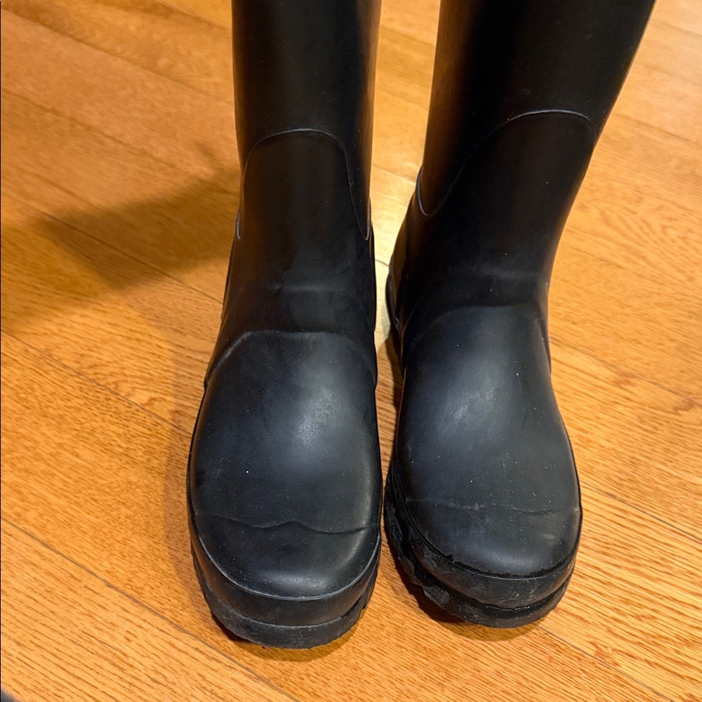 Hunter Classic Black Waterproof Boots - Picture 3 of 10